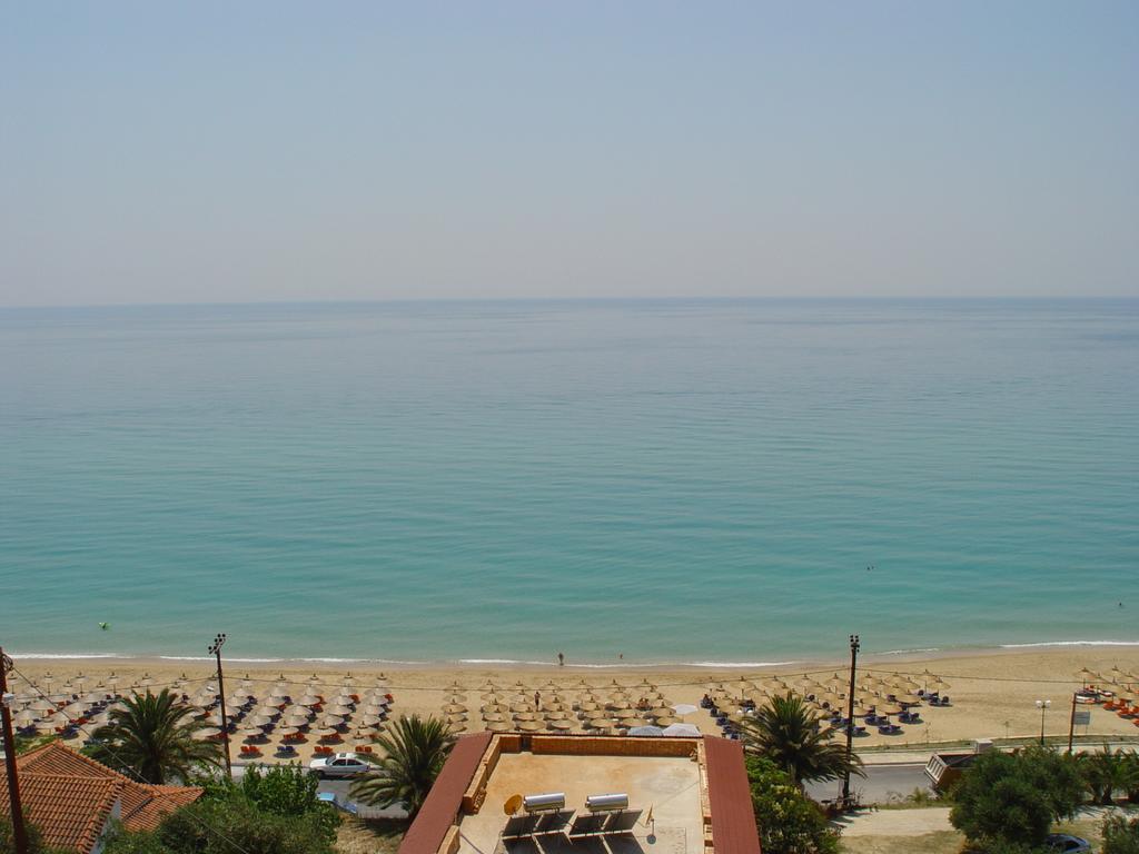 Aperanto House Paralia Loutsas 외부 사진