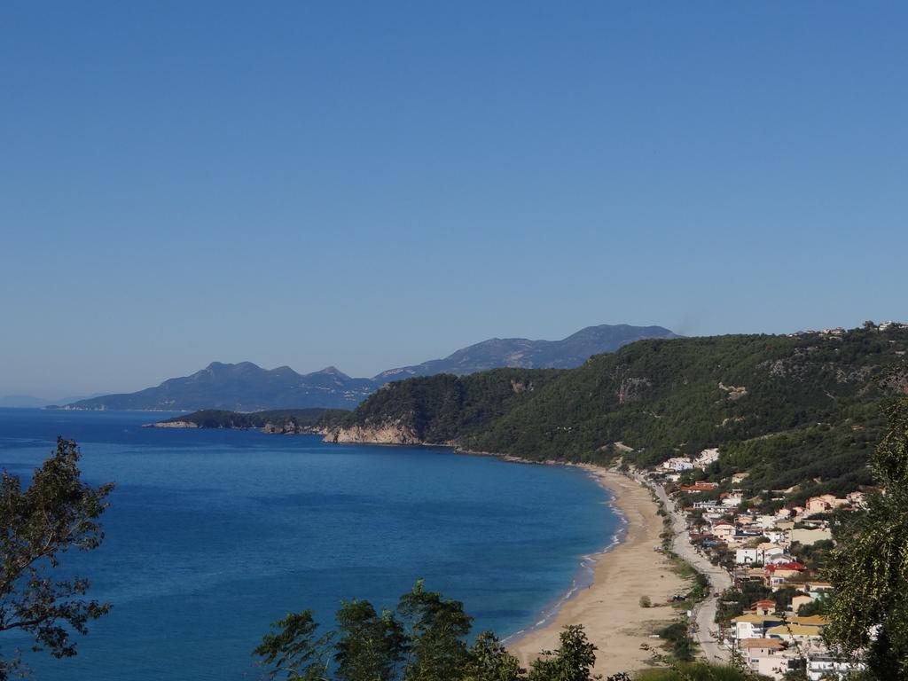Aperanto House Paralia Loutsas 외부 사진