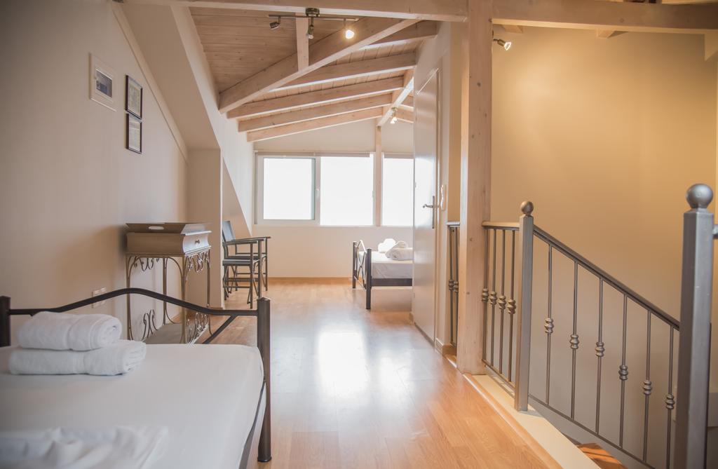 Aperanto House Paralia Loutsas 외부 사진
