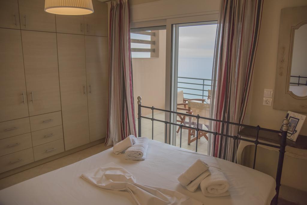 Aperanto House Paralia Loutsas 외부 사진